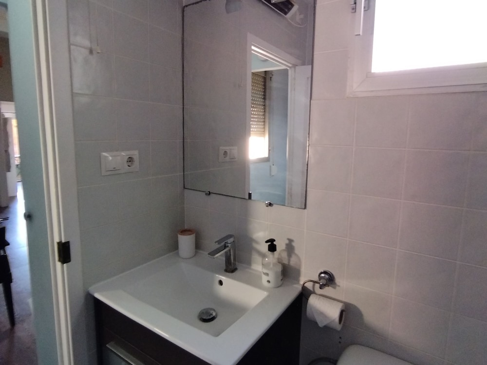 Luminous Flat in Great Location