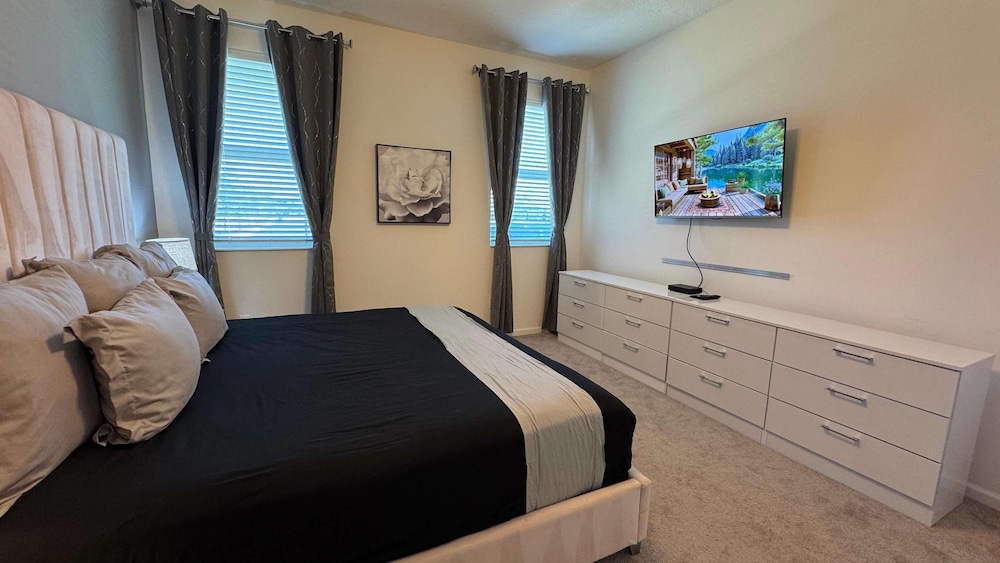 Family Friendly 12bd w Jacuzzi Veranda Palms 4401