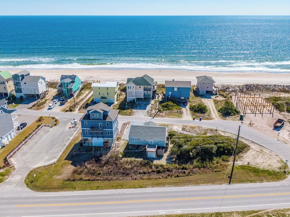 Bella Beach House by Topsail Realty