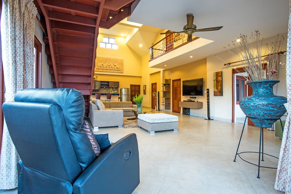 Blissful Villa Felicity with Ample Space view 3