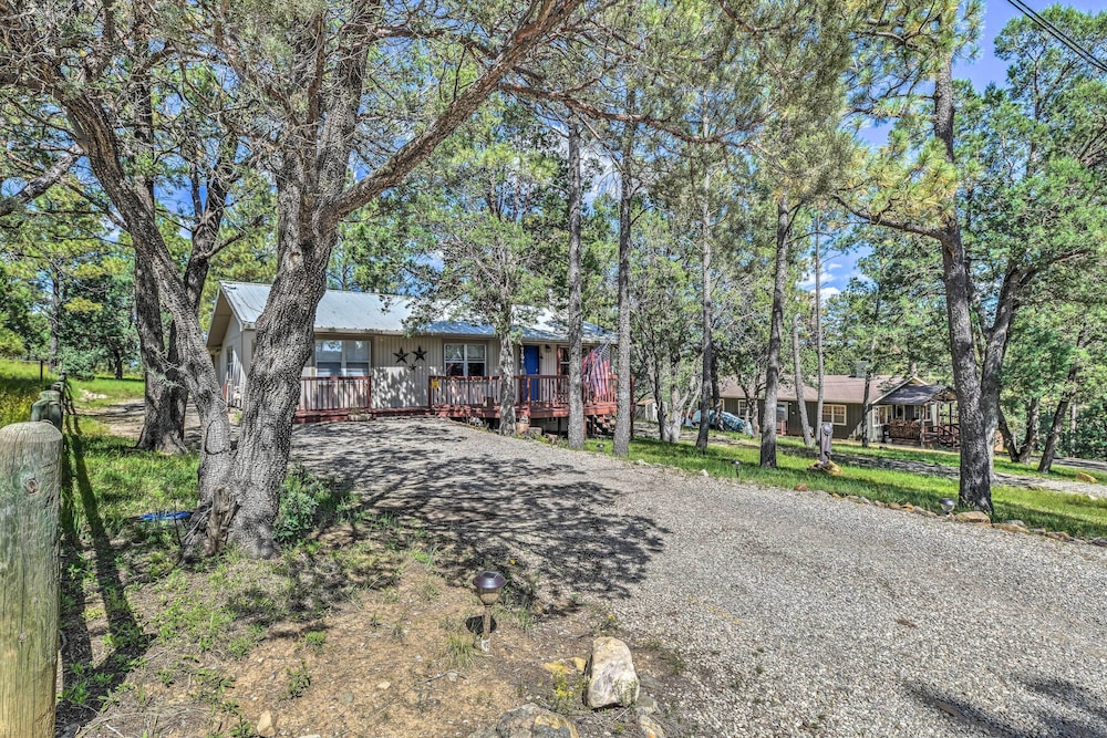 Ruidoso House w/ Beautiful Indoor & Outdoor Space! view 3
