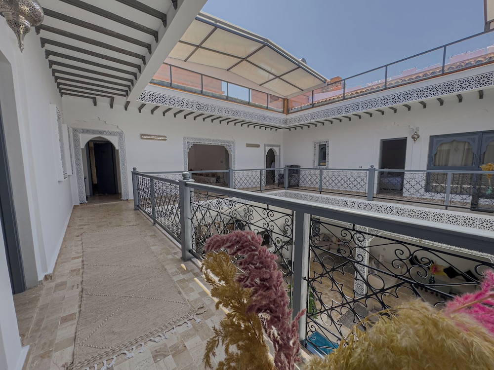 Riad Tonaroz Gold