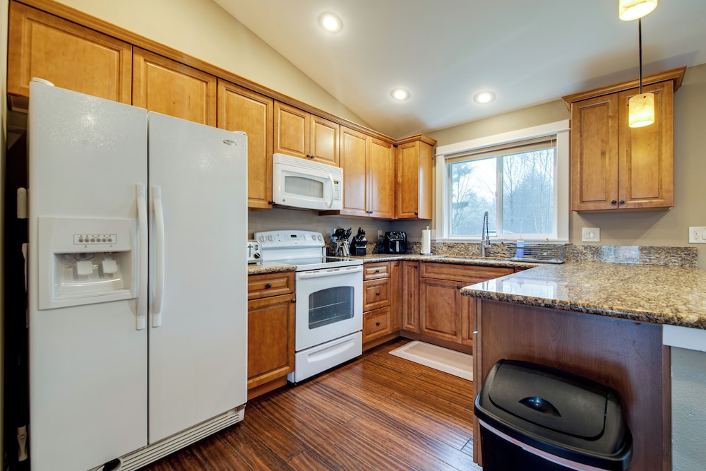 < 2 Blocks to Beach! Pet-friendly Home in Moclips