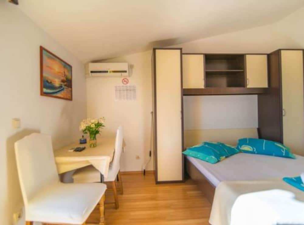 Apartments Cihorich