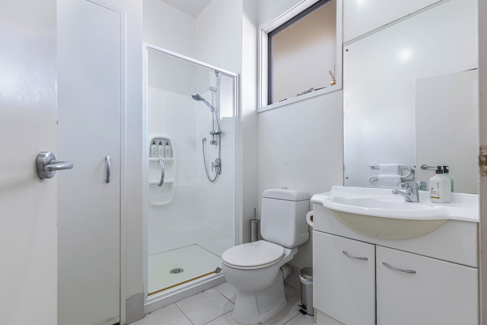 1BR Grey Lynn Haven+Parking, Balcony Zodiak Stays