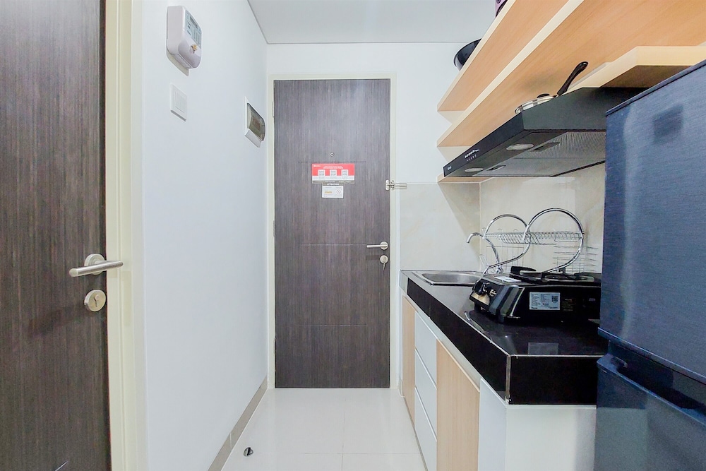 Comfy And Minimalist Studio At Serpong Garden Apartment view 5