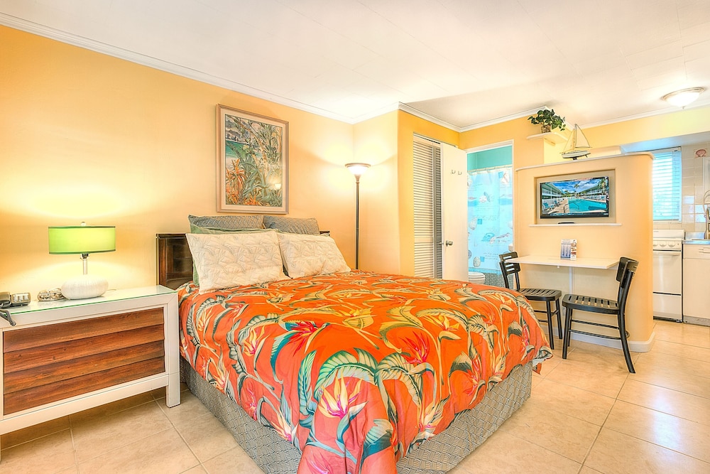 Tropic Terrace #3 - Beachfront Rental Studio Bedroom Condo by RedAwning view 2