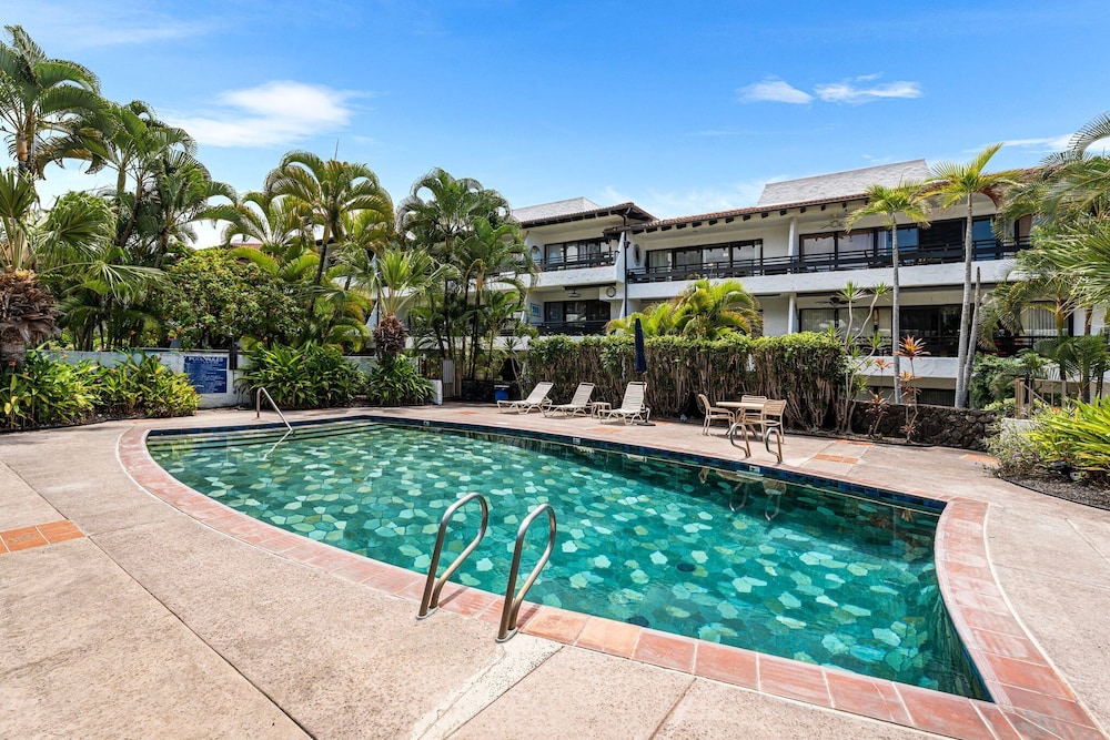 Saltwater Pool, Central AC & Sunset Vibes - Kona Living Done Right - Vrkcv