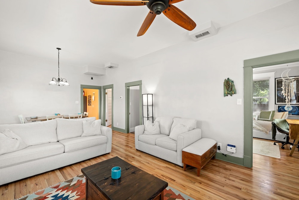 NEW Lakeland Landing Cute Bungalow by Downtown