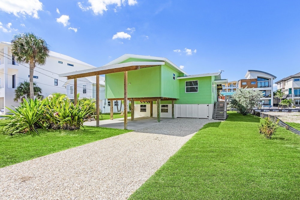 171 Canal Cove: 2br W/ Canal Views 2 Bedroom Home