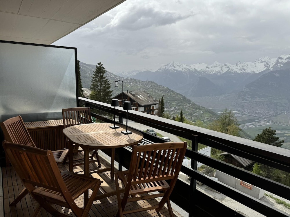 Lovely Apartment in Valley and Hills