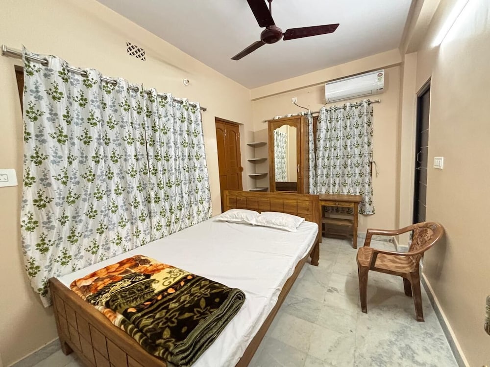 Sri Mayapur Chandrodaya Guest House