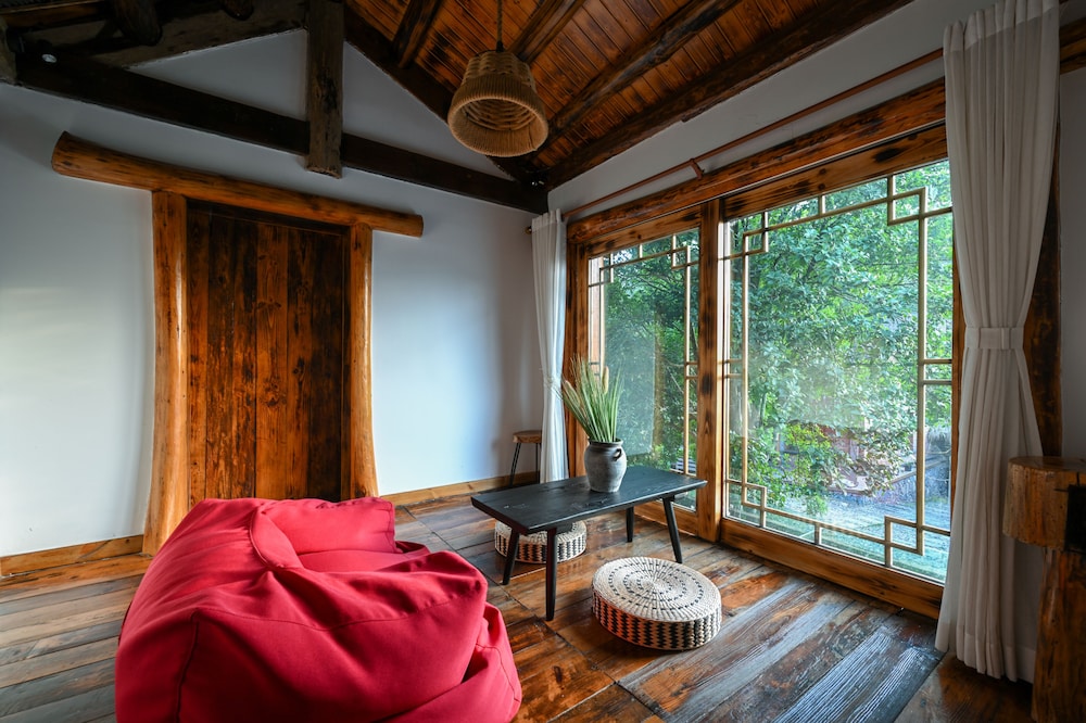 No.5 Valley Lodge