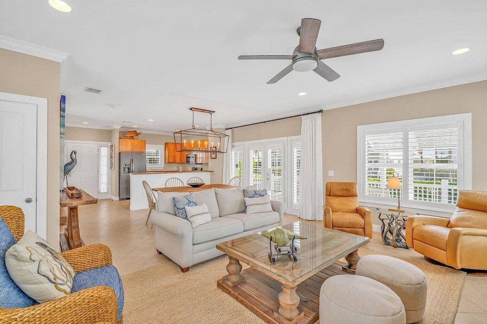 The Point At Coral Lagoon, Rare End Of Canal Villa 3 Bedroom Townhouse