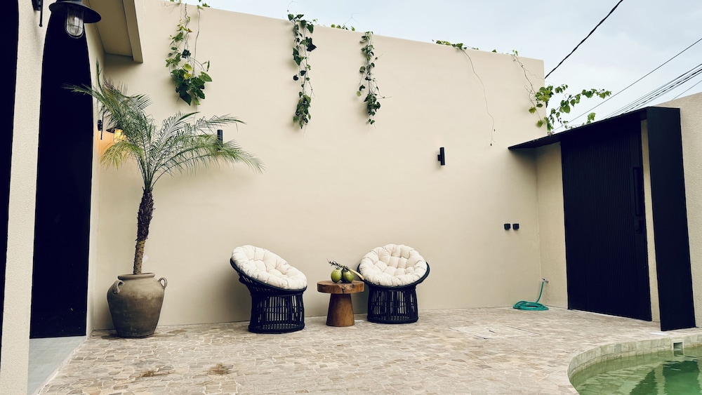 Villa Hampton I - Image 1