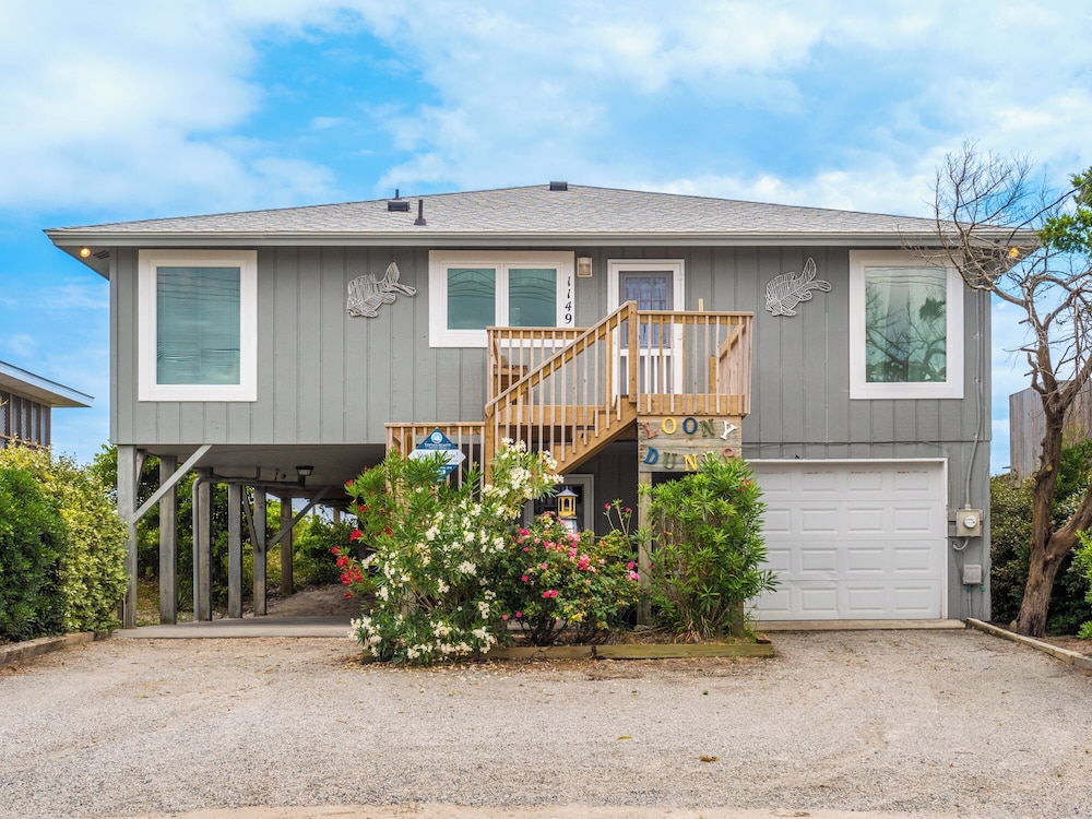 Loony Dunes by Topsail Realty