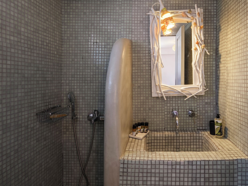 Mykonist Merchia Beach Villas & Suites