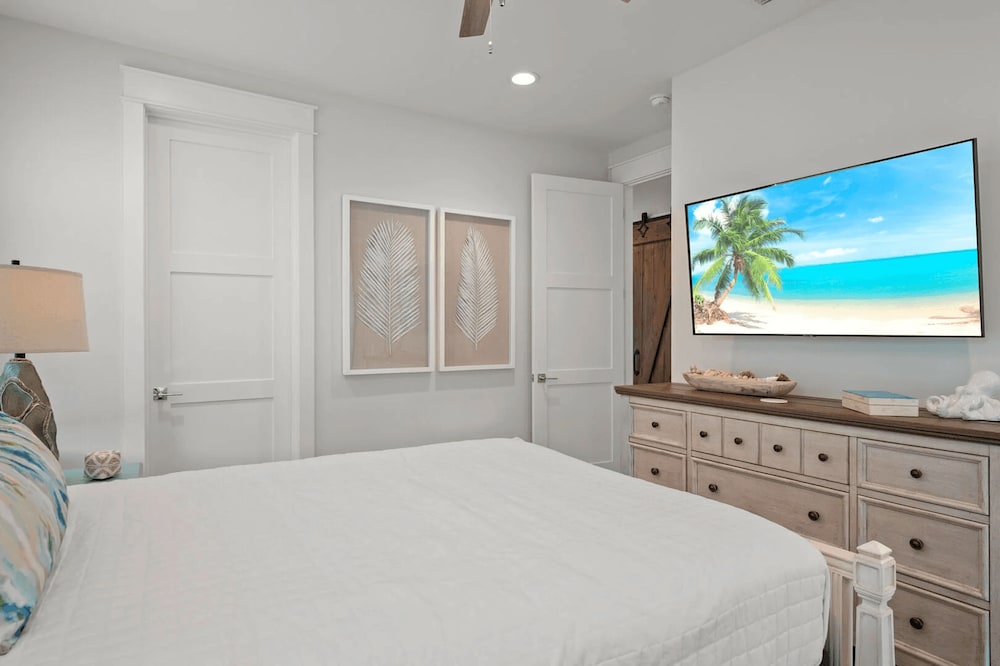 Pappou s Paradise by Avantstay Private Pool Steps to Beach Sleeps 15