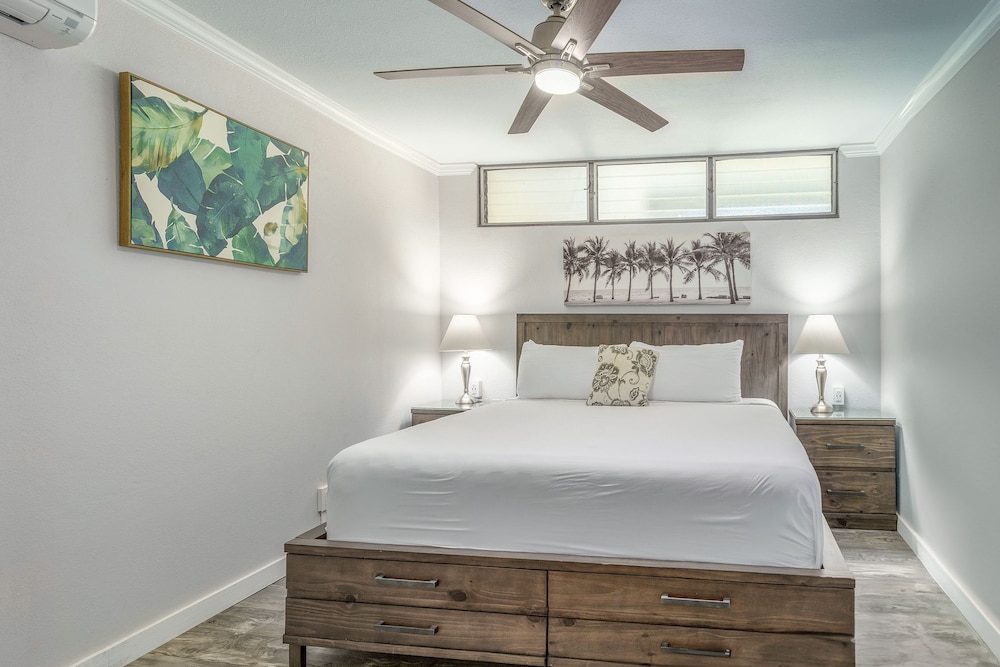 Kihei Akahi C-411 - Modern Top to Bottom Remodel, Split-ac, Across From Kam II