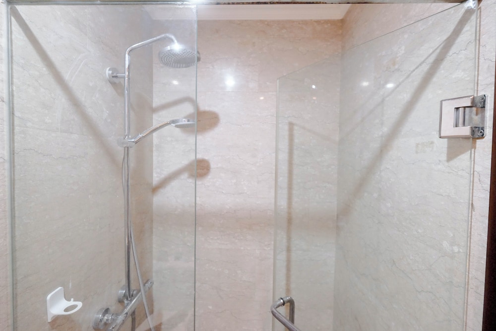 Modern Studio Near Taman Ismail Marzuki At Apartment Menteng Park