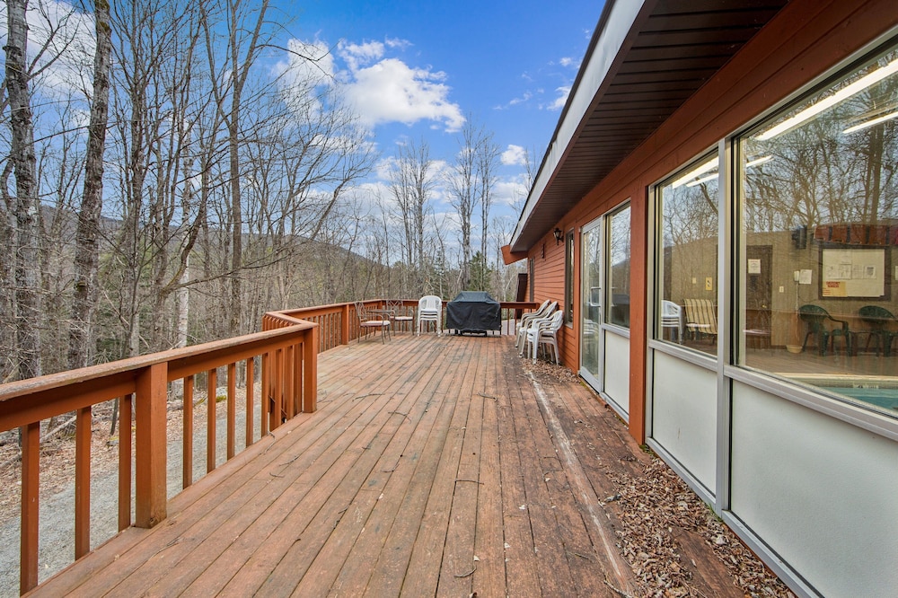 Peaceful Valley 72i - A Cozy Mountain Retreat 2 Bedroom Townhouse by The Summit at Gore Mountain