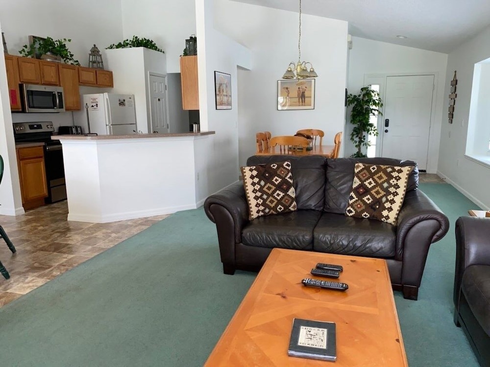 Golfer's Delight With Amazing Views Southern Dunes 4 Bedroom Home by RedAwning view 5