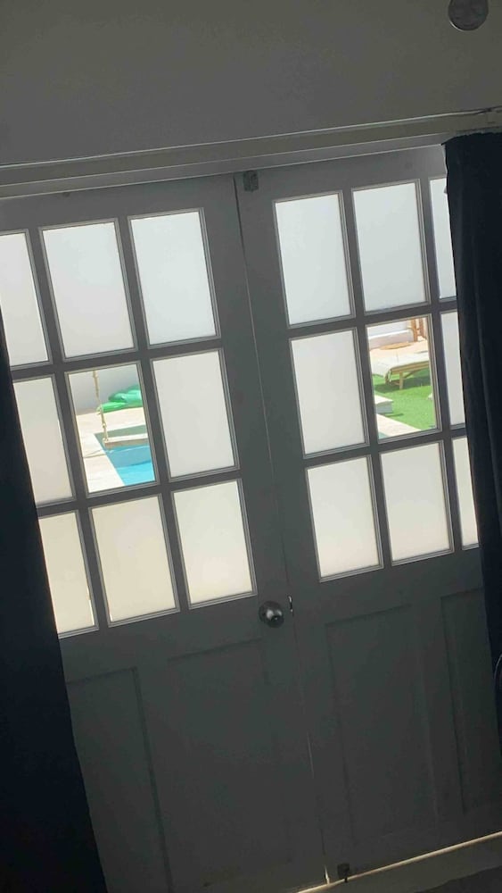Palm Beach Vacaysuites - Garden Suite - Poolside