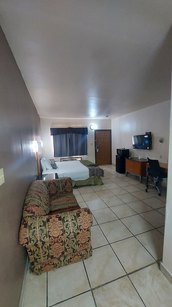 Executive Inn and Suites