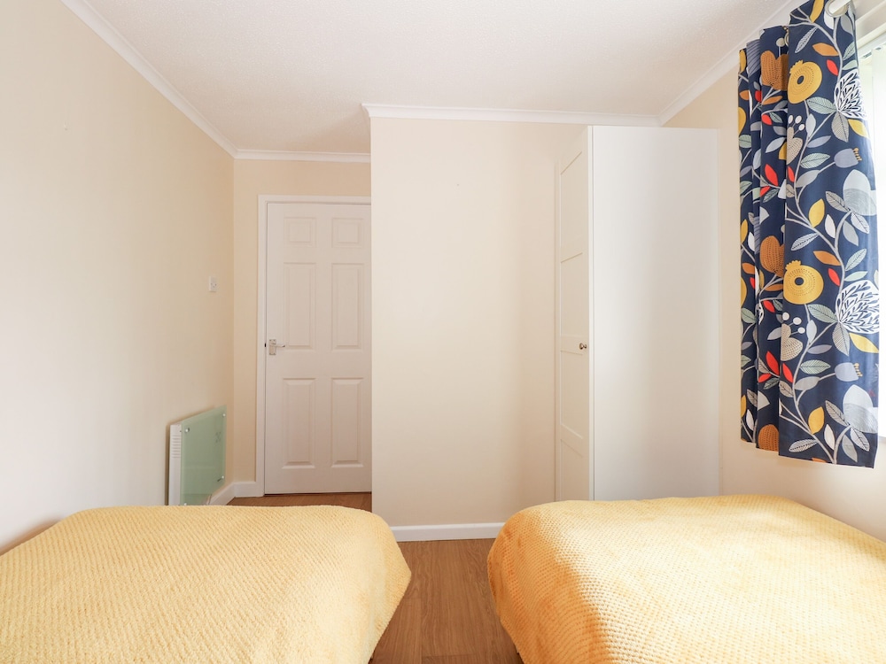 8 Royal Chalet Park