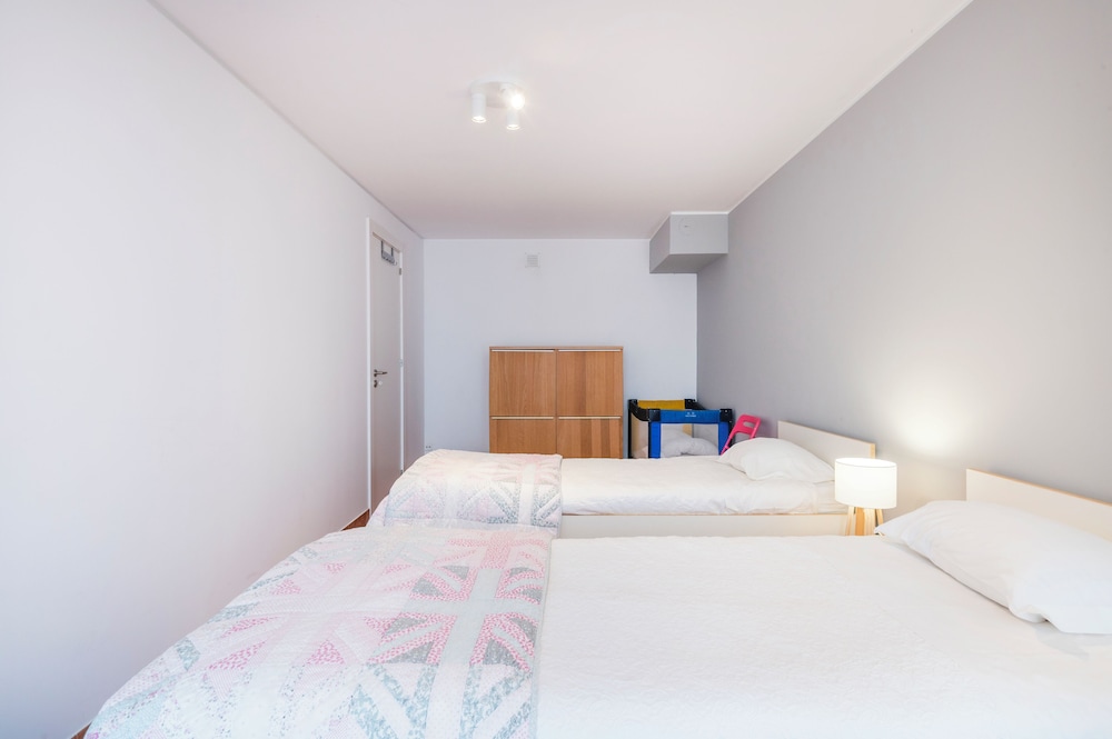 Sunny 5BR Villa at Prainha Club