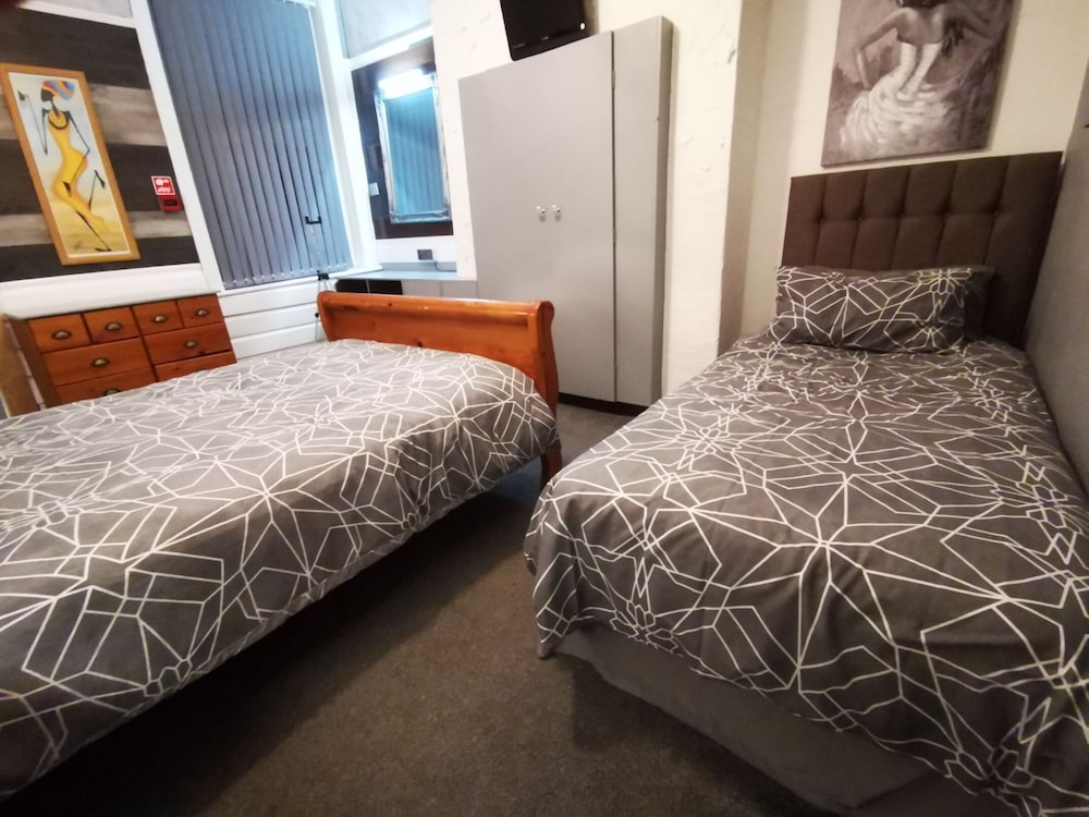 Immaculate 1-bed Apartment in Blackpool - Sleeps 5 view 4