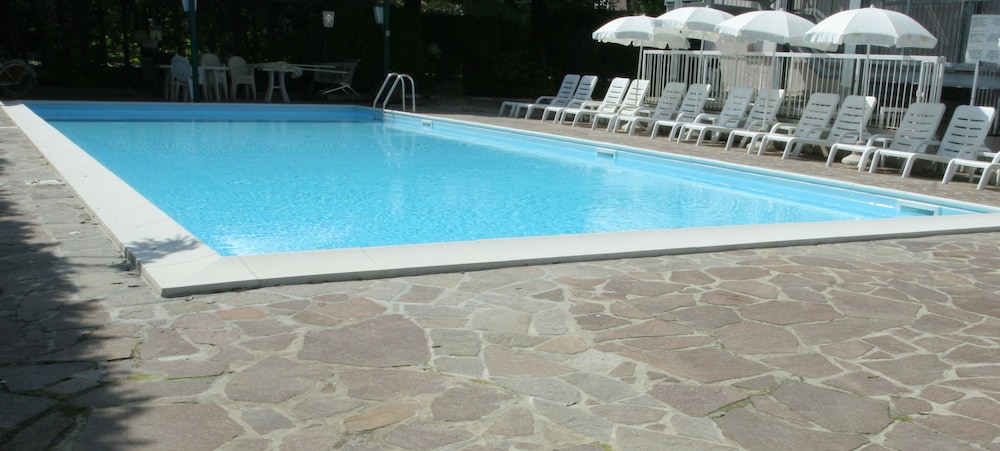 Poggio al Lago