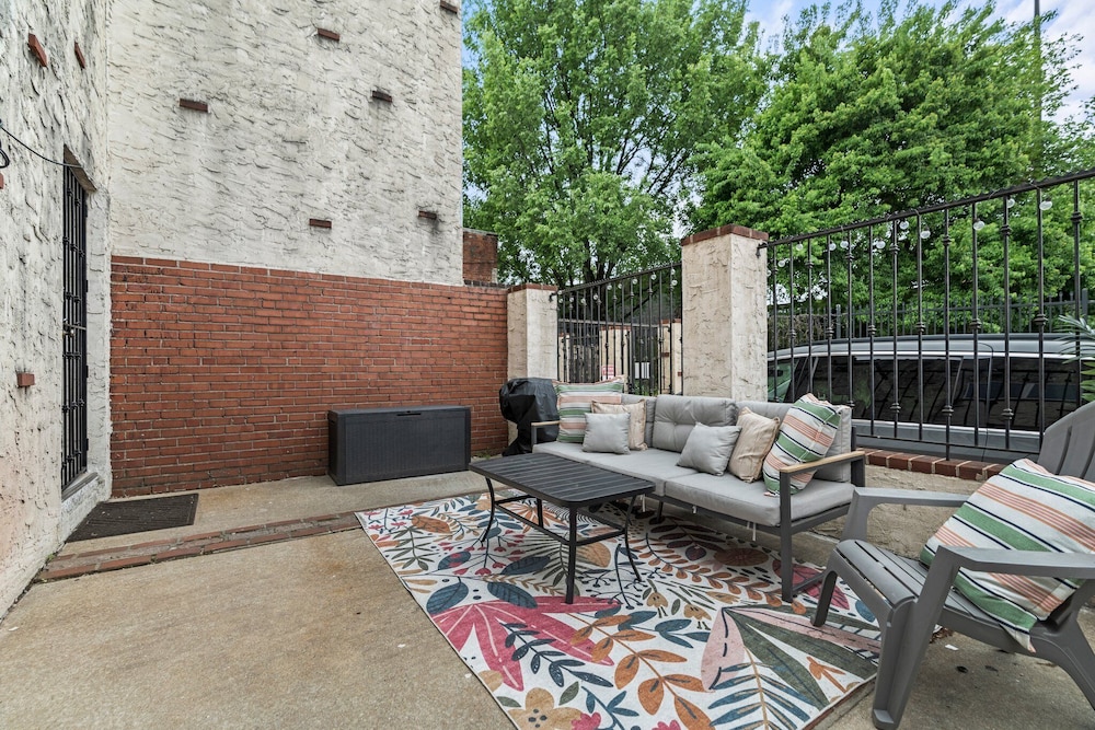 Family Oasis with 3BR, Games, WIFI & BBQ