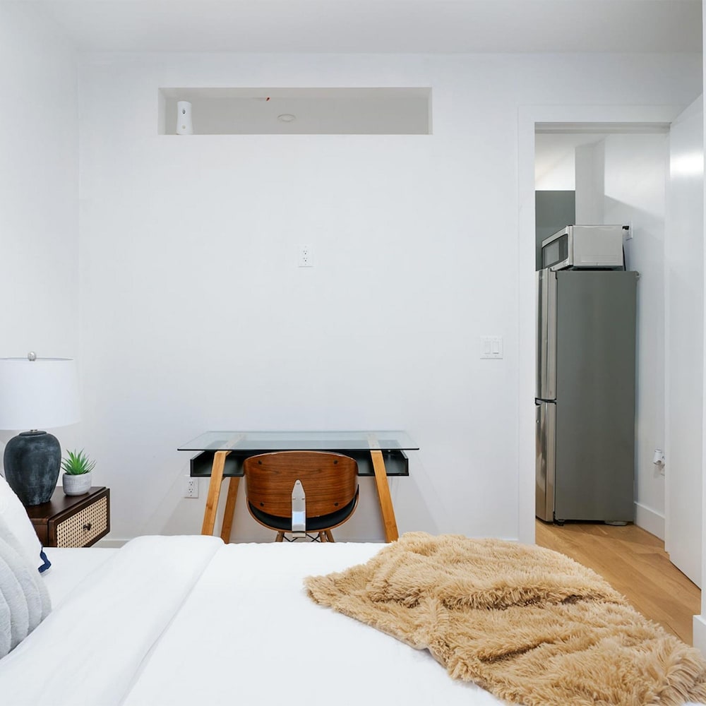 1290-3 New Renovated 2 Bedrooms in UES