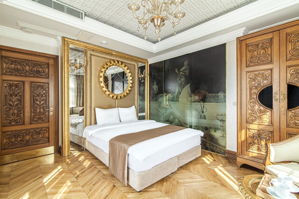 Magnificent Historic Mansion in Beylerbeyi