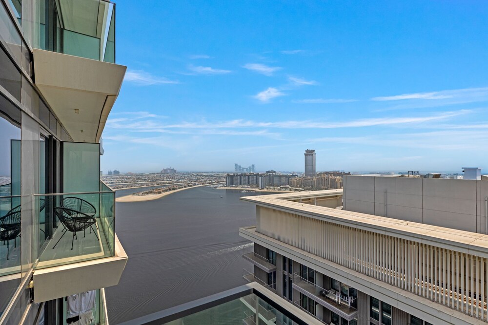 2BR Escape in Beach Vista
