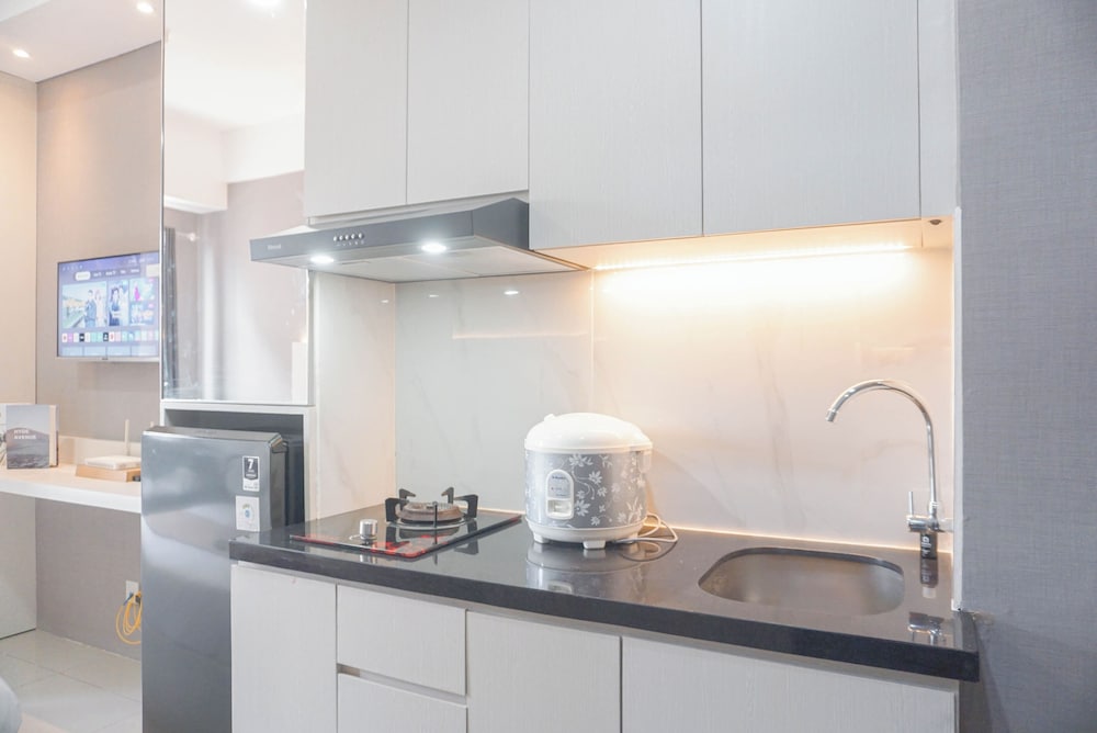 Comfortable Design Studio Room At Transpark Juanda Bekasi Timur Apartment