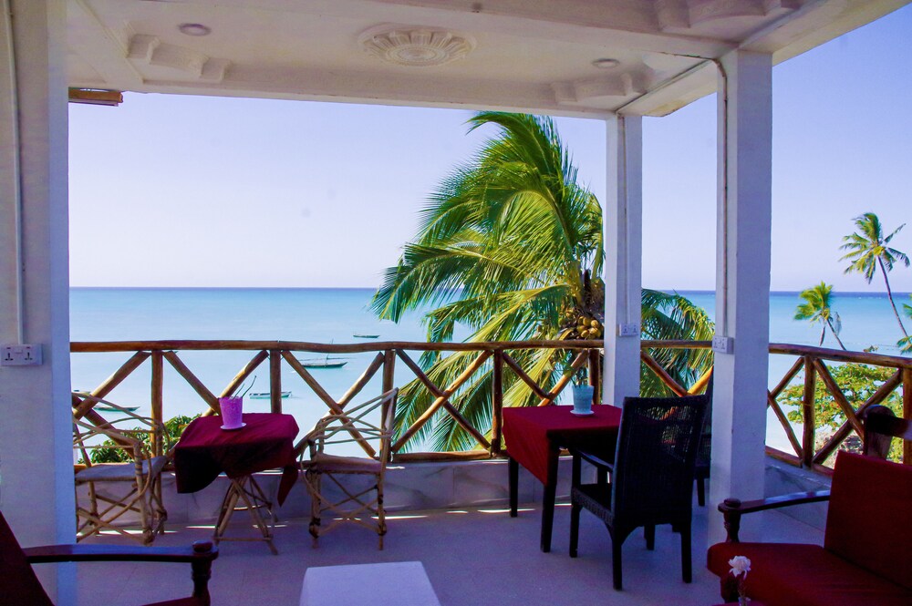 Room-this House Holds a Very Special pla view 5