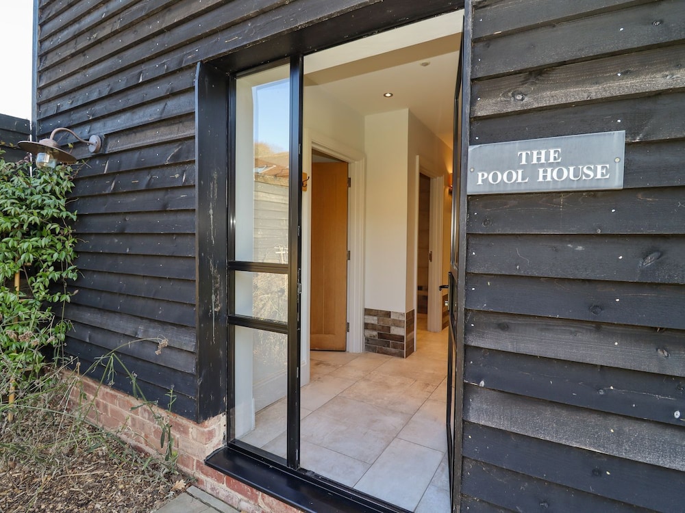 Fairoaks Barns