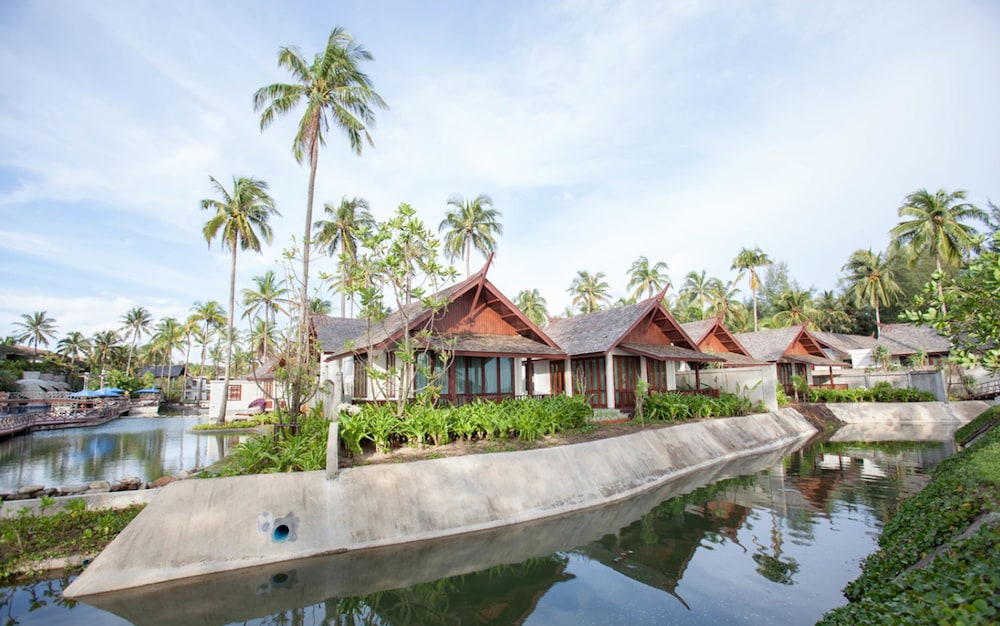 Graceland Khaolak Beach Resort