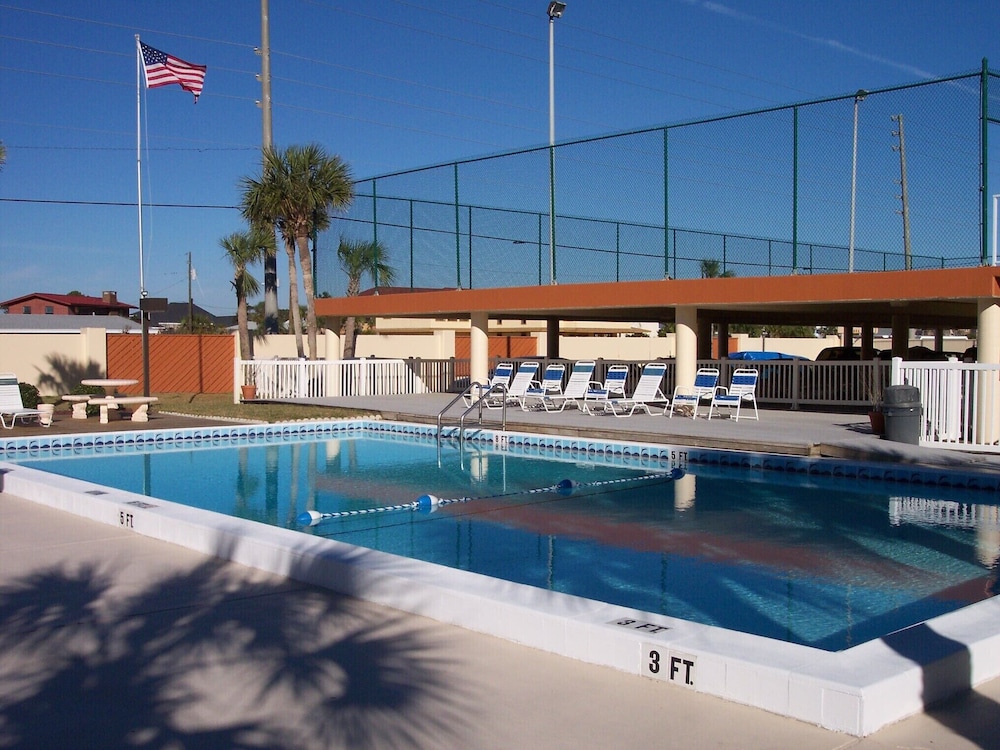 Surf Dweller 402 by Brooks and Shorey Resorts