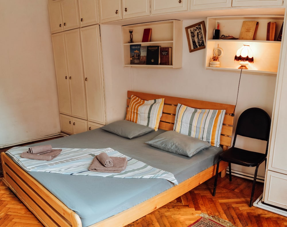 Opera Rooms&Hostel