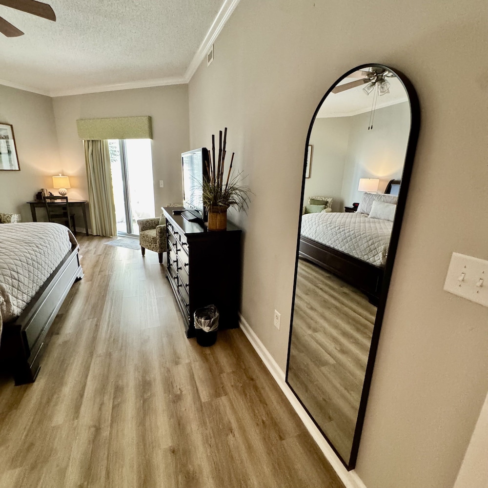 Oceanview Condo With Amenities, 703 Royale Palms 2 Bedroom Condo