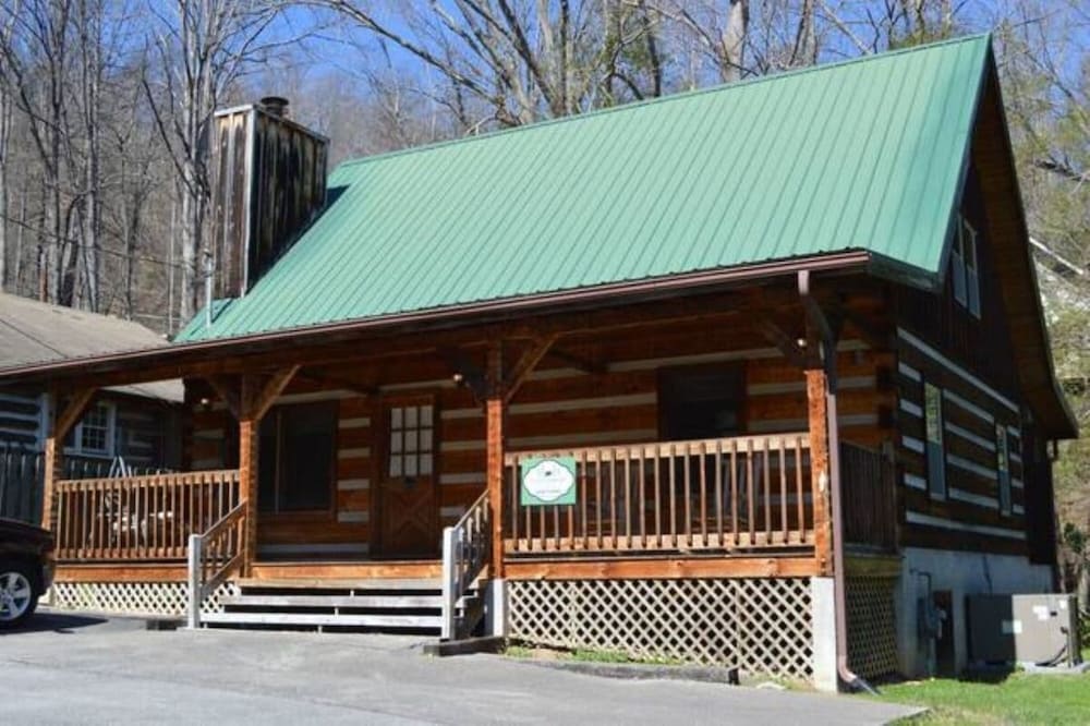 Private yet walking distance to downtown