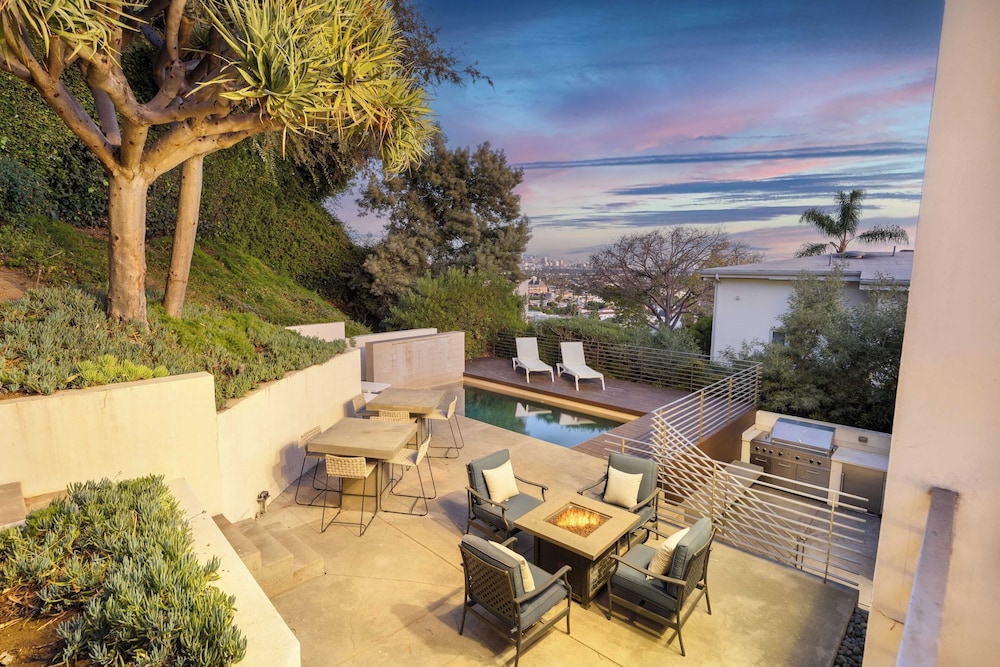 Kings Road West Hollywood Luxury Pool, Views, Firepit, Modern Design