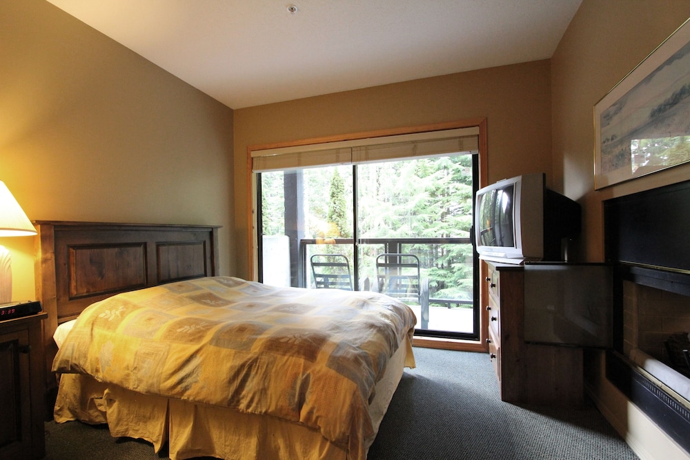 Powderhorn Condos by Whistler Retreats - Image 3