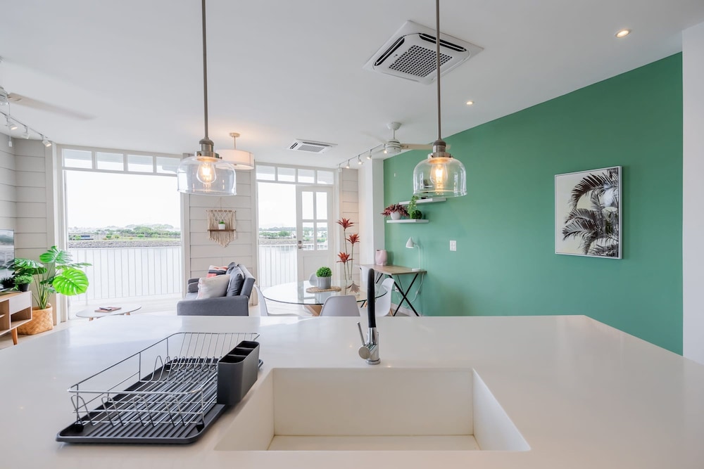 w Fantastic 1BR w Modern Balcony in Panama