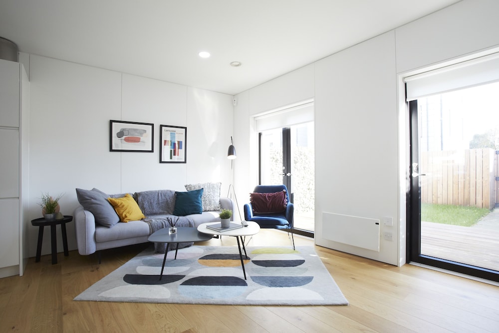 Stylish modern home in Manchester city centre with parking view 2