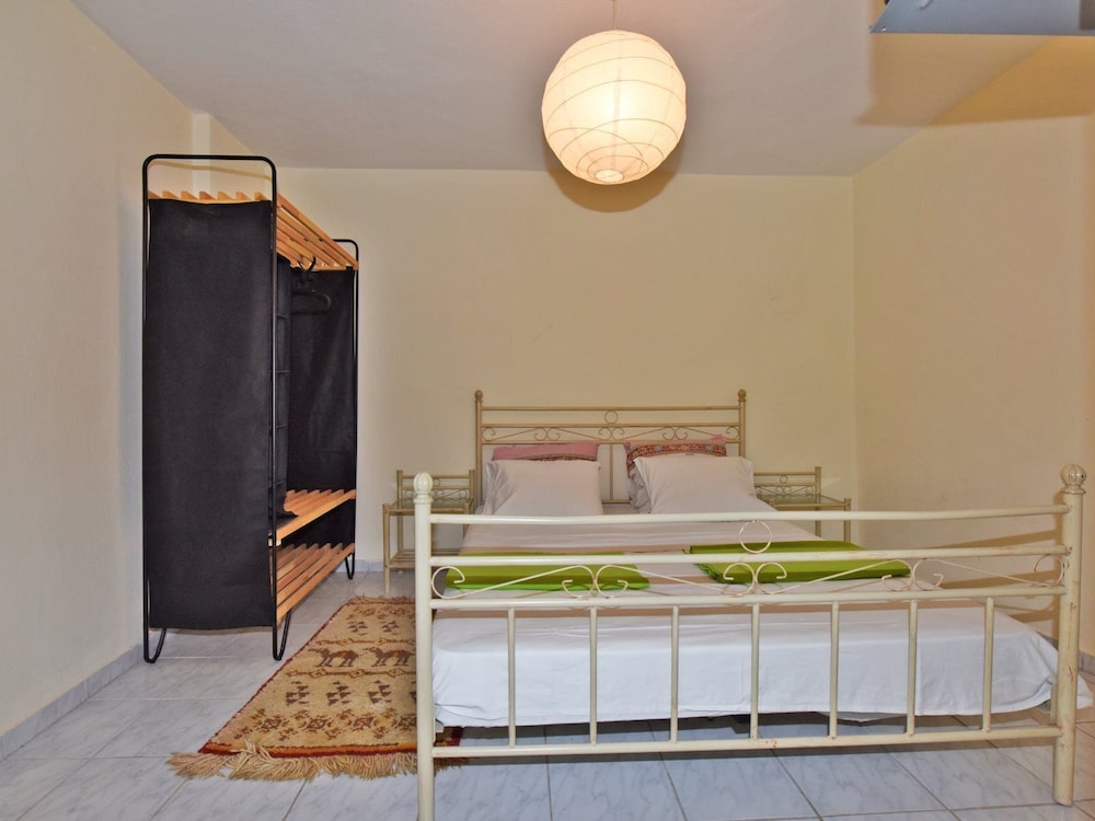 Demi Maisonette