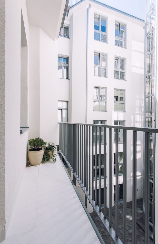 EchoDom 3 Apartments